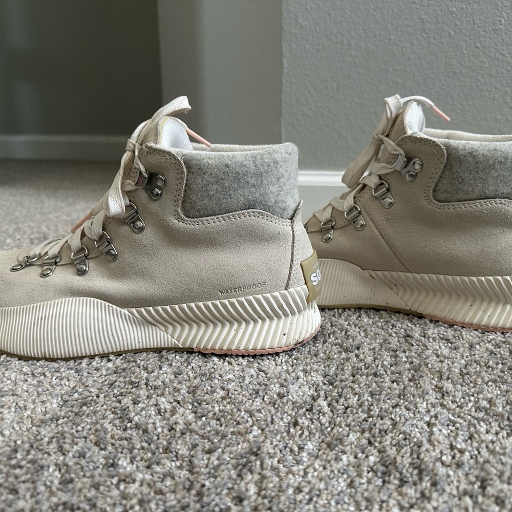 Sorel Ankle Boots in Cream and Gray